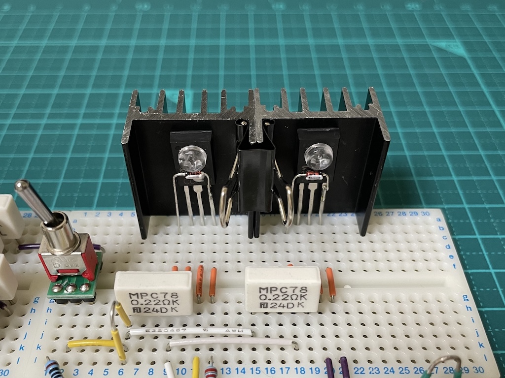 熱結合したトランジスタとダイオードの使用状況